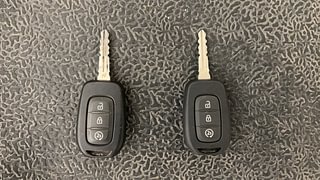 Used 2021 Renault Duster [2020-2022] RXZ Turbo Petrol Petrol Manual extra CAR KEY VIEW