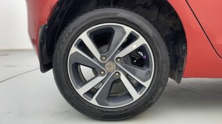 Used 2021 Tata Altroz XZ 1.2 Petrol Manual tyres RIGHT REAR TYRE RIM VIEW