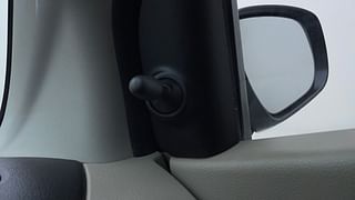 Used 2015 Maruti Suzuki Celerio VXI AMT Petrol Automatic top_features Adjustable ORVM