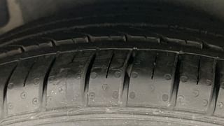 Used 2012 Hyundai Verna [2011-2015] Fluidic 1.6 CRDi SX Opt Diesel Manual tyres RIGHT REAR TYRE TREAD VIEW
