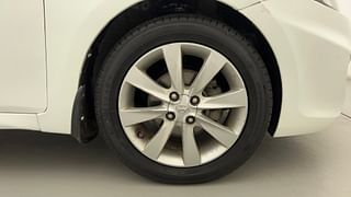 Used 2012 Hyundai Verna [2011-2015] Fluidic 1.6 CRDi SX Opt Diesel Manual tyres RIGHT FRONT TYRE RIM VIEW