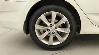 Used 2012 Hyundai Verna [2011-2015] Fluidic 1.6 CRDi SX Opt Diesel Manual tyres RIGHT REAR TYRE RIM VIEW