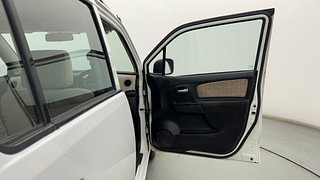 Used 2017 Maruti Suzuki Wagon R 1.0 [2010-2019] VXi Petrol + CNG (Outside Fitted) Petrol+cng Manual interior RIGHT FRONT DOOR OPEN VIEW