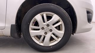 Used 2013 Maruti Suzuki Swift Dzire ZDI Diesel Manual tyres RIGHT FRONT TYRE RIM VIEW