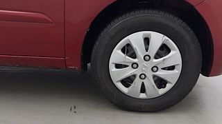 Used 2012 Hyundai i10 [2010-2016] Sportz AT Petrol Petrol Automatic tyres RIGHT FRONT TYRE RIM VIEW