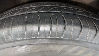 Used 2012 Hyundai i10 [2010-2016] Sportz AT Petrol Petrol Automatic tyres RIGHT FRONT TYRE TREAD VIEW