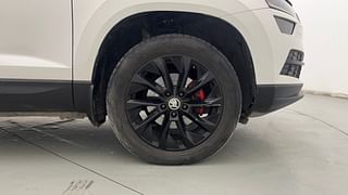 Used 2020 skoda Karoq Style AT Petrol Automatic tyres RIGHT FRONT TYRE RIM VIEW