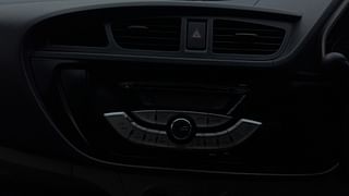 Used 2016 Maruti Suzuki Alto K10 [2014-2019] VXi Petrol Manual top_features Integrated (in-dash) music system