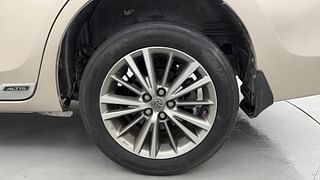 Used 2016 Toyota Corolla Altis [2014-2017] VL AT Petrol Petrol Automatic tyres LEFT REAR TYRE RIM VIEW