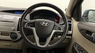 Used 2010 Hyundai i20 [2008-2012] Sportz 1.2 Petrol Manual top_features Leather-wrapped steering wheel