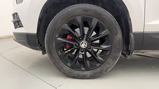 Used 2020 skoda Karoq Style AT Petrol Automatic tyres LEFT FRONT TYRE RIM VIEW