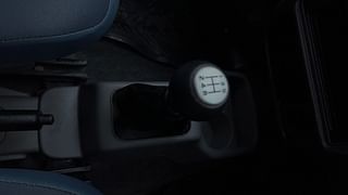 Used 2012 Maruti Suzuki Alto K10 [2010-2014] LXi Petrol Manual interior GEAR  KNOB VIEW