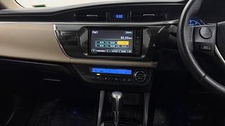 Used 2016 Toyota Corolla Altis [2014-2017] VL AT Petrol Petrol Automatic interior MUSIC SYSTEM & AC CONTROL VIEW