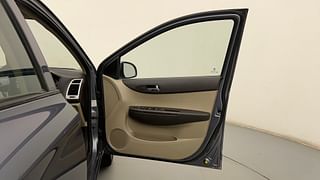 Used 2010 Hyundai i20 [2008-2012] Sportz 1.2 Petrol Manual interior RIGHT FRONT DOOR OPEN VIEW