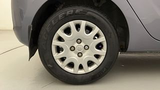 Used 2010 Hyundai i20 [2008-2012] Sportz 1.2 Petrol Manual tyres RIGHT REAR TYRE RIM VIEW