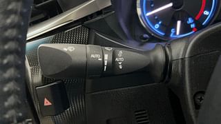 Used 2016 Toyota Corolla Altis [2014-2017] VL AT Petrol Petrol Automatic top_features Rain sensing wipers