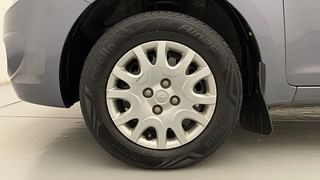 Used 2010 Hyundai i20 [2008-2012] Sportz 1.2 Petrol Manual tyres LEFT FRONT TYRE RIM VIEW