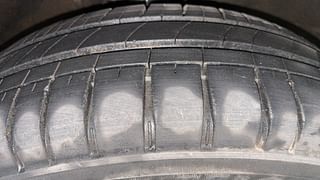 Used 2012 Maruti Suzuki Wagon R 1.0 [2010-2019] LXi Petrol Manual tyres RIGHT FRONT TYRE TREAD VIEW