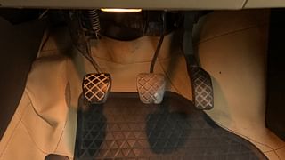 Used 2016 Volkswagen Ameo [2016-2020] Comfortline 1.2L (P) Petrol Manual interior PEDALS VIEW