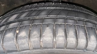 Used 2012 Maruti Suzuki Wagon R 1.0 [2010-2019] LXi Petrol Manual tyres LEFT FRONT TYRE TREAD VIEW
