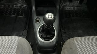 Used 2011 Maruti Suzuki Swift Dzire [2008-2012] VDI Diesel Manual interior GEAR  KNOB VIEW