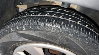 Used 2016 Renault Kwid [2015-2019] 1.0 RXT AMT Petrol Automatic tyres LEFT FRONT TYRE TREAD VIEW