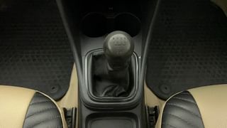 Used 2016 Volkswagen Ameo [2016-2020] Comfortline 1.2L (P) Petrol Manual interior GEAR  KNOB VIEW