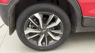 Used 2021 Mahindra XUV 300 W8 (O) Diesel Diesel Manual tyres RIGHT REAR TYRE RIM VIEW