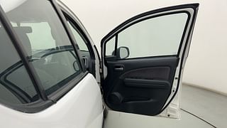 Used 2015 Maruti Suzuki Ritz [2012-2017] Zdi Diesel Manual interior RIGHT FRONT DOOR OPEN VIEW