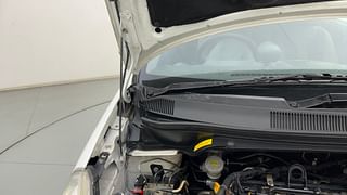 Used 2015 Maruti Suzuki Ritz [2012-2017] Zdi Diesel Manual engine ENGINE RIGHT SIDE HINGE & APRON VIEW