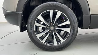 Used 2019 Nissan Kicks [2018-2020] XV Diesel Diesel Manual tyres RIGHT REAR TYRE RIM VIEW