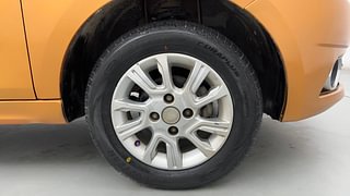 Used 2018 Tata Tiago [2016-2020] Revotron XZ Petrol Manual tyres RIGHT FRONT TYRE RIM VIEW