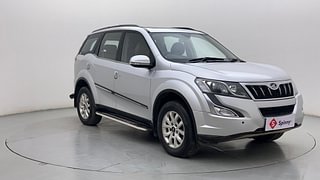 Used 2016 Mahindra XUV500 [2015-2018] W10 AWD AT Diesel Automatic exterior RIGHT FRONT CORNER VIEW