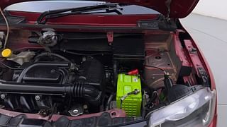 Used 2019 Renault Kwid [2015-2019] RXT Opt Petrol Manual engine ENGINE LEFT SIDE HINGE & APRON VIEW