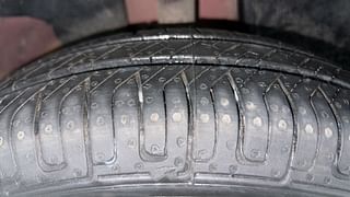 Used 2019 Renault Kwid [2015-2019] RXT Opt Petrol Manual tyres RIGHT FRONT TYRE TREAD VIEW