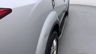 Used 2016 Mahindra XUV500 W10 AWD AT Diesel Automatic dents MINOR SCRATCH