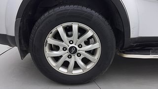 Used 2016 Mahindra XUV500 W10 AWD AT Diesel Automatic tyres RIGHT REAR TYRE RIM VIEW