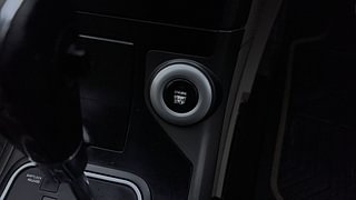 Used 2016 Mahindra XUV500 W10 AWD AT Diesel Automatic top_features Keyless start