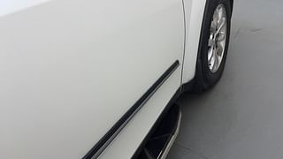 Used 2016 Mahindra XUV500 [2015-2018] W8 AT Diesel Automatic dents MINOR SCRATCH