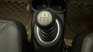 Used 2016 Honda Brio [2011-2016] S MT Petrol Manual interior GEAR  KNOB VIEW