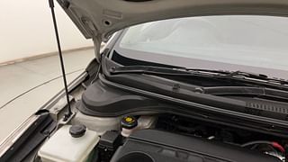 Used 2019 Hyundai Verna [2017-2020] 1.4 EX CRDi Diesel Manual engine ENGINE RIGHT SIDE HINGE & APRON VIEW
