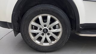 Used 2016 Mahindra XUV500 [2015-2018] W8 AT Diesel Automatic tyres RIGHT REAR TYRE RIM VIEW