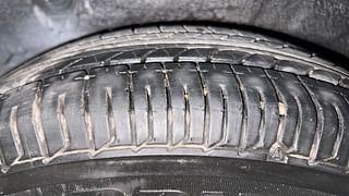 Used 2010 Hyundai i10 [2007-2010] Sportz  AT Petrol Petrol Automatic tyres RIGHT REAR TYRE TREAD VIEW