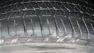 Used 2016 Mahindra XUV500 [2015-2018] W8 AT Diesel Automatic tyres LEFT FRONT TYRE TREAD VIEW