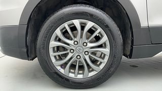 Used 2017 Maruti Suzuki S-Cross [2015-2017] Alpha 1.3 Diesel Manual tyres LEFT FRONT TYRE RIM VIEW