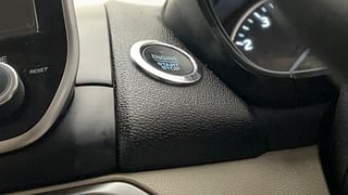 Used 2019 Ford EcoSport [2017-2021] Titanium + 1.5L Ti-VCT Petrol Manual top_features Keyless start