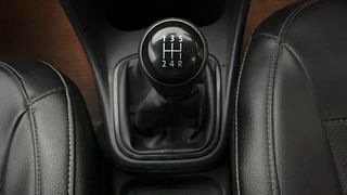 Used 2019 Volkswagen Polo [2018-2022] Comfortline 1.0L (P) Petrol Manual interior GEAR  KNOB VIEW