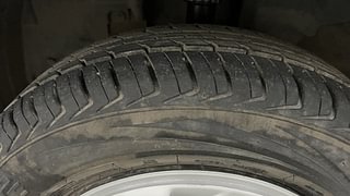 Used 2017 Renault Kwid [2017-2019] RXT 1.0 SCE Special (O) Petrol Manual tyres LEFT FRONT TYRE TREAD VIEW