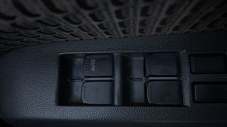 Used 2013 Maruti Suzuki Ritz [2012-2017] Vxi Petrol Manual top_features One touch-down power windows
