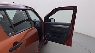 Used 2010 Maruti Suzuki Swift [2007-2011] VXi Petrol Manual interior RIGHT FRONT DOOR OPEN VIEW